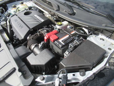 Used 2023 Nissan Rogue SV image 14