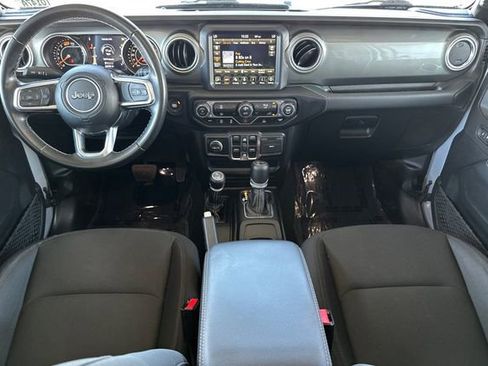 Used 2022 Jeep Wrangler Unlimited Sahara AWD/4WD image 12