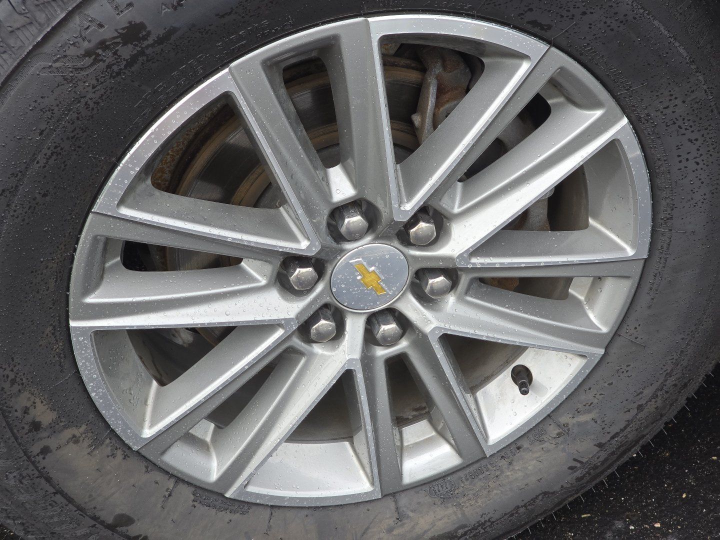 Used 2023 Chevrolet Traverse LT FWD image 19