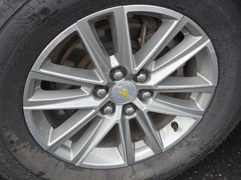 Used 2023 Chevrolet Traverse LT FWD image 19