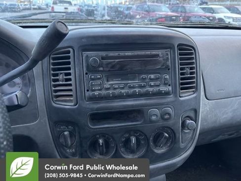 Used 2003 Ford Escape XLS image 10