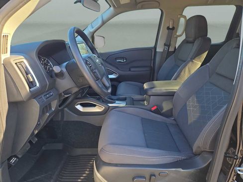 Used 2025 Nissan Frontier SV image 20
