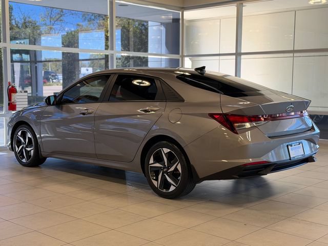 Used 2023 Hyundai Elantra SEL w/ Convenience Package FWD image 14