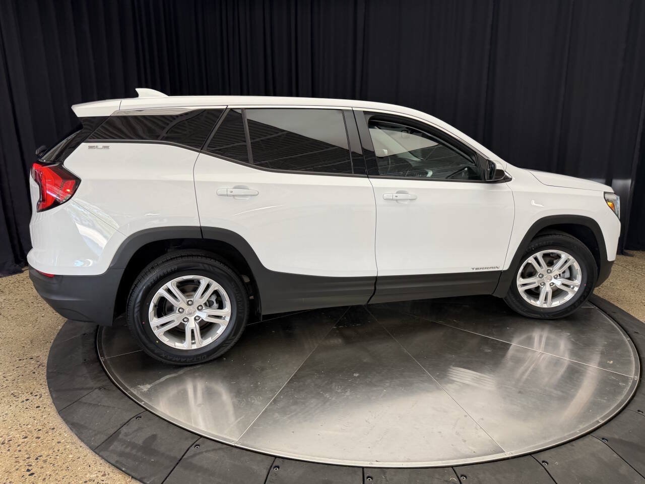 Used 2018 GMC Terrain SLE FWD image 13