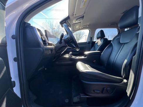 Certified 2024 Kia Sorento S image 17