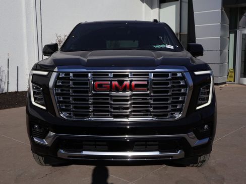 New 2026 GMC Yukon Denali w/ Denali Reserve Package image 6