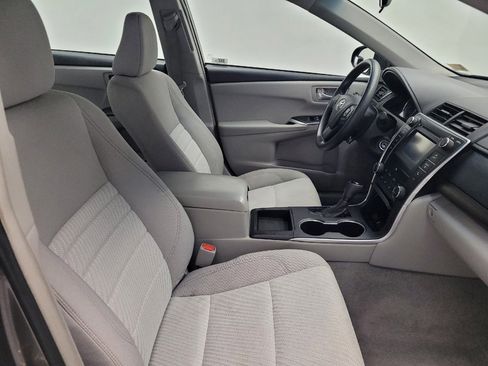 Used 2017 Toyota Camry LE image 21