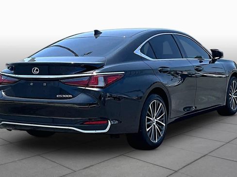 Used 2025 Lexus ES 300h w/ Premium Package FWD image 12