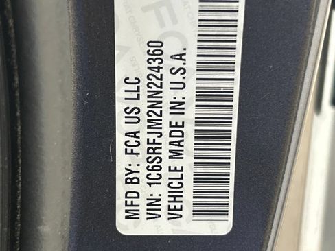 Used 2022 RAM 1500 Laramie AWD/4WD image 44