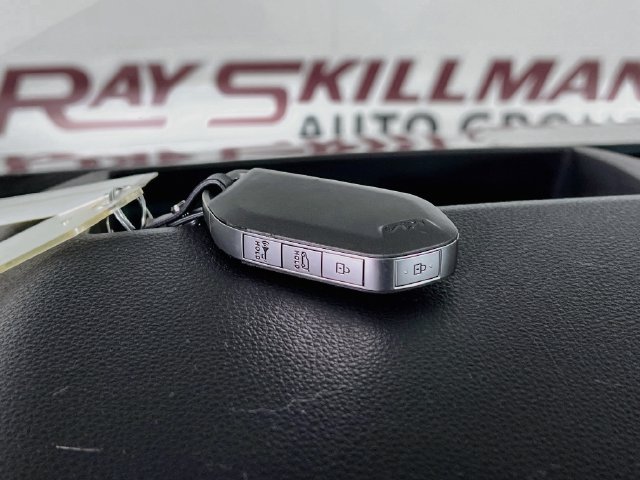 Used 2025 Kia Carnival SX Prestige FWD image 12