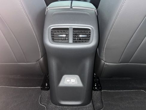 Used 2023 Buick Envision Essence image 31