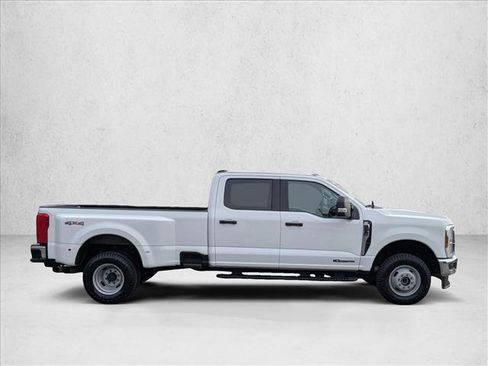 Used 2025 Ford F350 XLT image 4