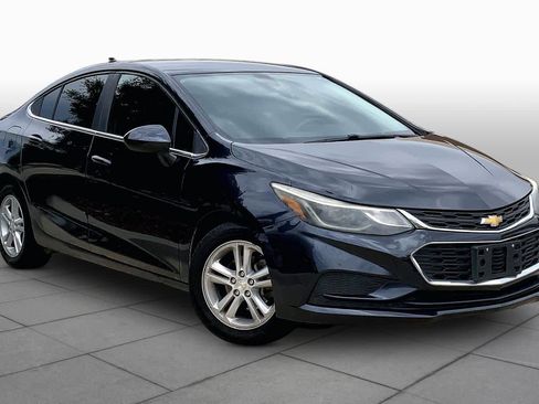 Used 2016 Chevrolet Cruze LT FWD image 3