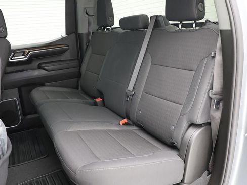 Used 2024 Chevrolet Silverado 1500 LT image 17