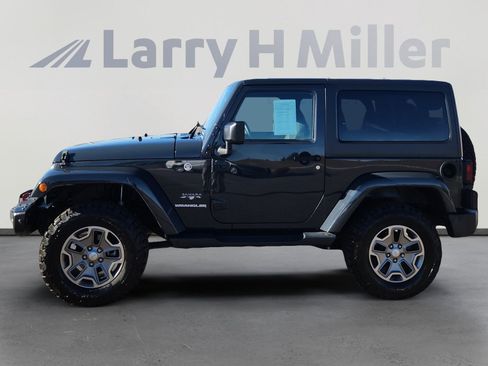 Used 2017 Jeep Wrangler Sahara w/ Connectivity Group image 3
