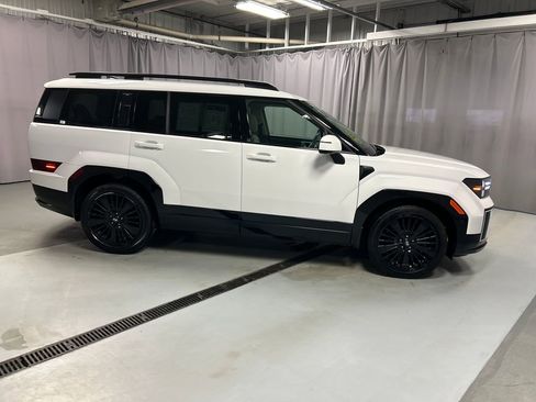 Used 2025 Hyundai Santa Fe Calligraphy image 8