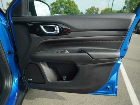 New 2025 Jeep Compass Trailhawk w/ Sun & Sound Group image 20