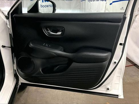 Used 2023 Honda HR-V LX image 12