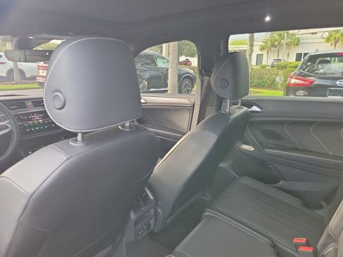 Used 2023 Volkswagen Tiguan SE R-Line FWD image 13