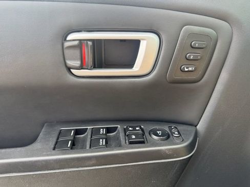 Used 2014 Honda Pilot Touring image 16