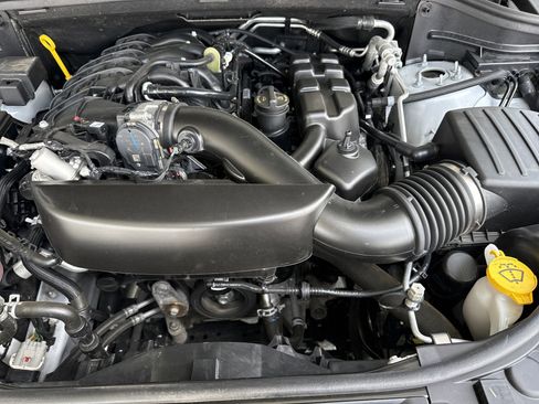 Used 2025 Dodge Durango GT AWD/4WD image 34