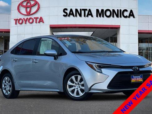 Used 2024 Toyota Corolla LE image 1