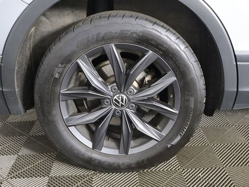 Used 2023 Volkswagen Tiguan SE image 17