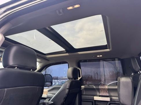 Used 2019 Ford F250 Lariat w/ Lariat Ultimate Package image 11