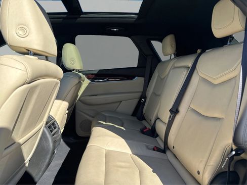 Used 2017 Cadillac XT5 Luxury w/ Driver Awareness Package image 10