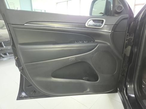 Used 2018 Jeep Grand Cherokee Limited AWD/4WD image 13