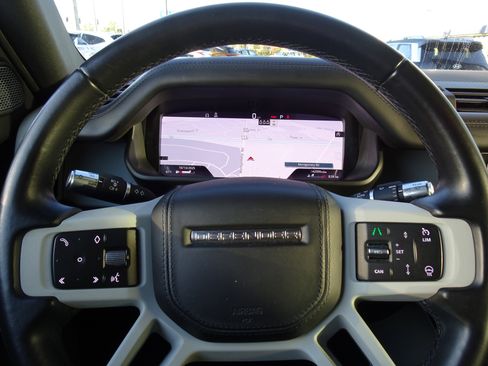 Used 2021 Land Rover Defender 110 X-Dynamic HSE image 20