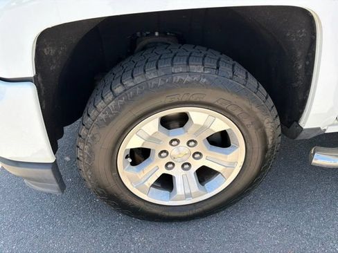 Used 2017 Chevrolet Silverado 1500 LT w/ All Star Edition AWD/4WD image 10