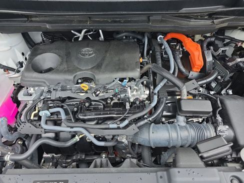 Used 2025 Toyota Sienna XLE w/ XLE Plus Package AWD/4WD image 36