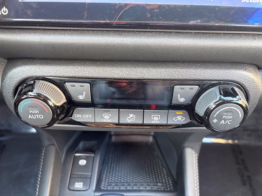 Used 2023 Nissan Kicks SR w/ SR Premium Package FWD image 21
