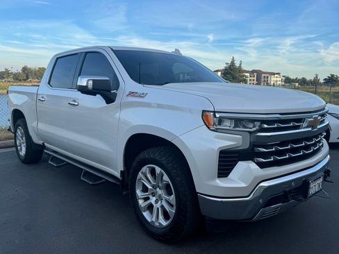 Used 2022 Chevrolet Silverado 1500 LTZ image 3
