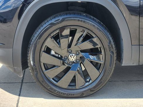 Used 2024 Volkswagen Atlas SE FWD image 16
