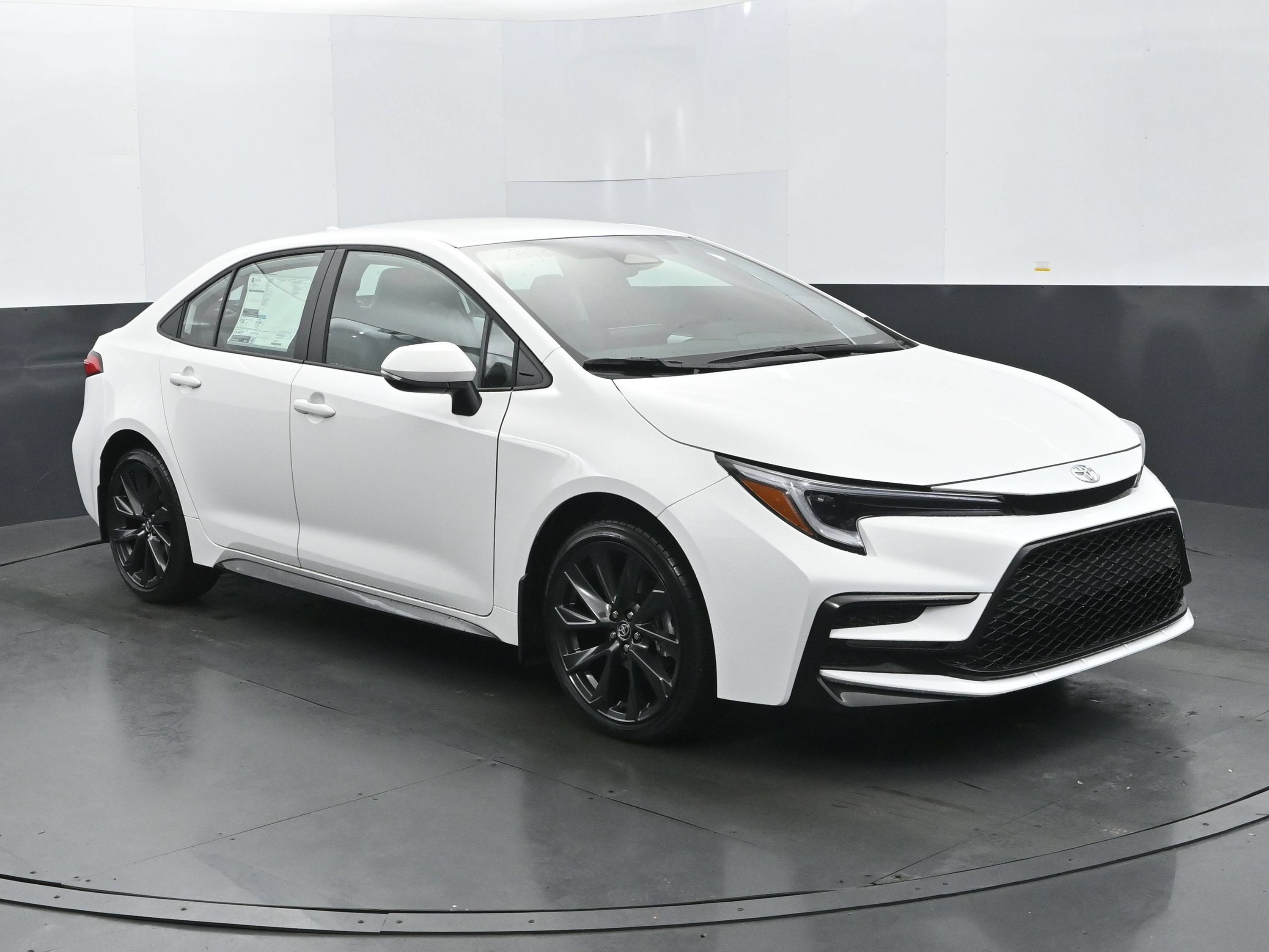 Used 2026 Toyota Corolla SE FWD image 7