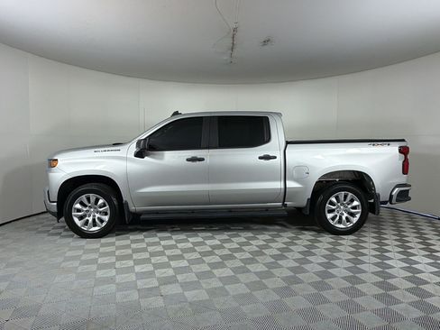 Used 2020 Chevrolet Silverado 1500 Custom w/ Custom Value Package AWD/4WD image 2