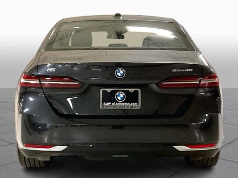 New 2025 BMW i5 eDrive40i w/ Premium Package image 4