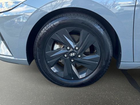 Used 2023 Hyundai Elantra SEL w/ Cargo Package image 9