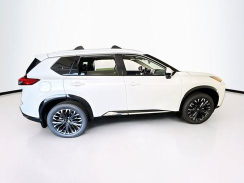 New 2026 Nissan Rogue Platinum image 4