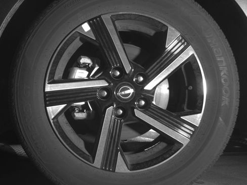Used 2025 Nissan Sentra SV FWD image 12