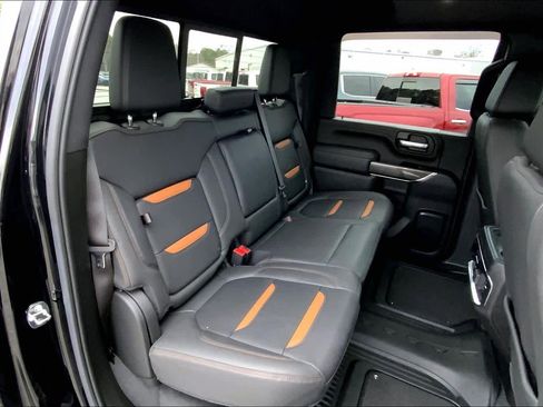 Used 2023 GMC Sierra 2500 AT4 w/ AT4 Preferred Package image 18