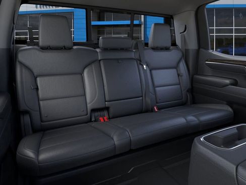 New 2026 GMC Sierra 1500 SLT image 17