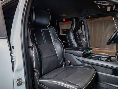 Used 2023 RAM 3500 Limited image 29