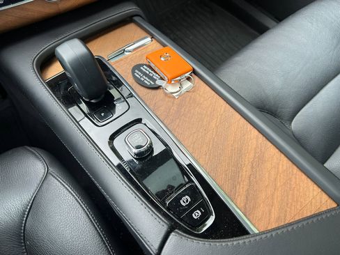 Used 2023 Volvo XC90 B6 Plus w/ Protection Package image 24