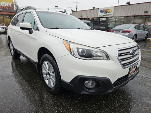 Used 2017 Subaru Outback 2.5i Premium image 3