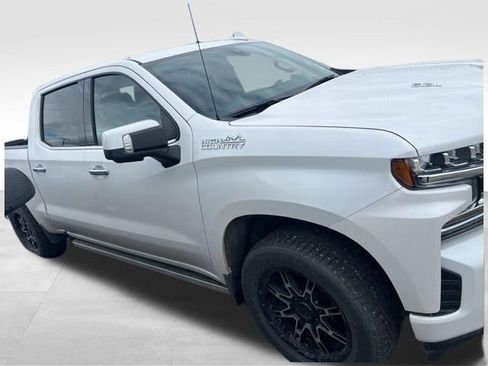 Used 2020 Chevrolet Silverado 1500 High Country w/ Technology Package image 7