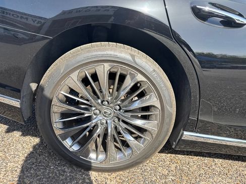 Used 2018 Lexus LS 500 w/ Luxury Package RWD image 11