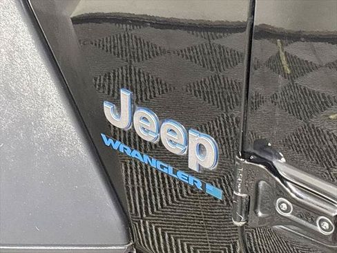 Certified 2023 Jeep Wrangler Unlimited AWD/4WD image 25